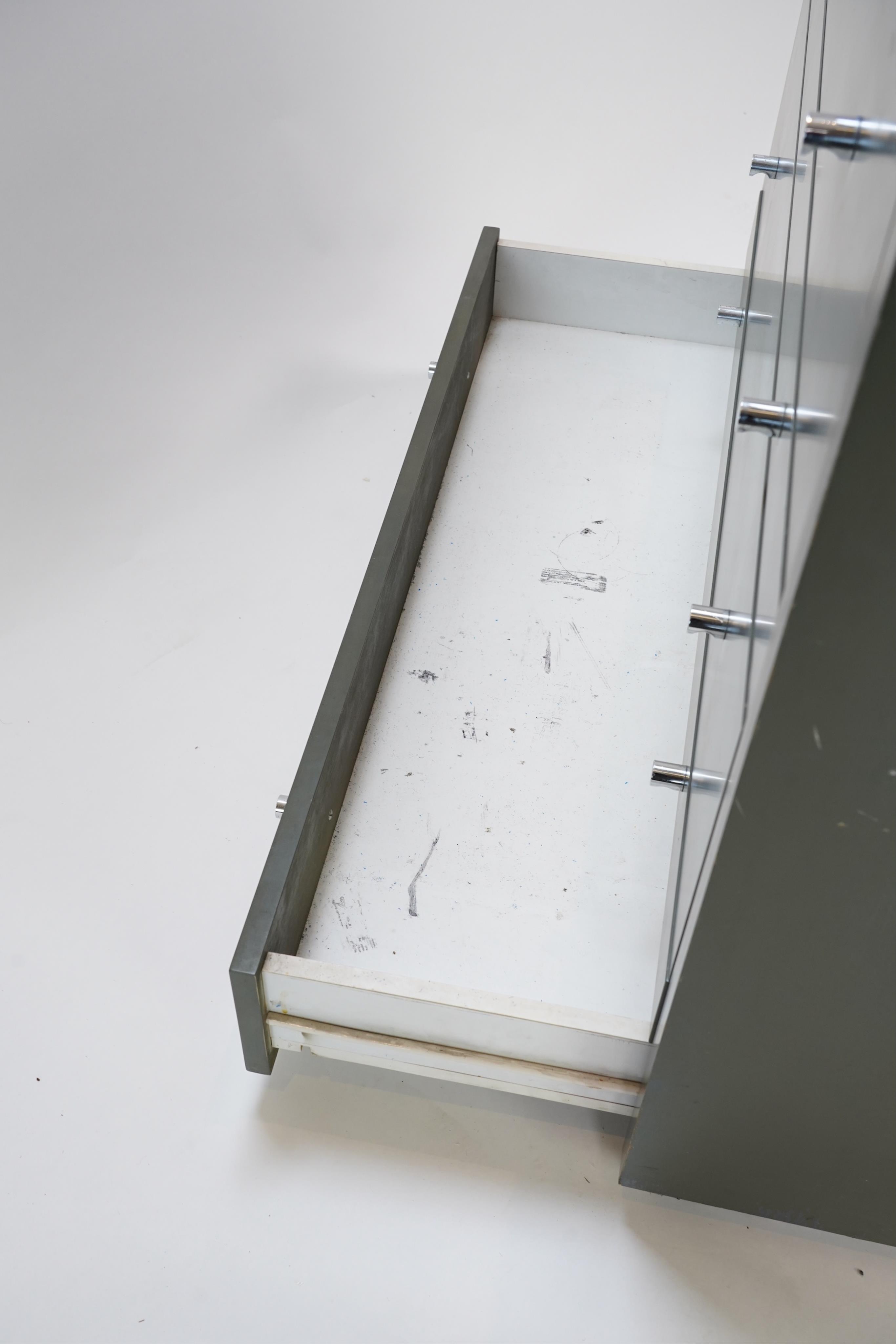 Lalique: A branded modern display cabinet